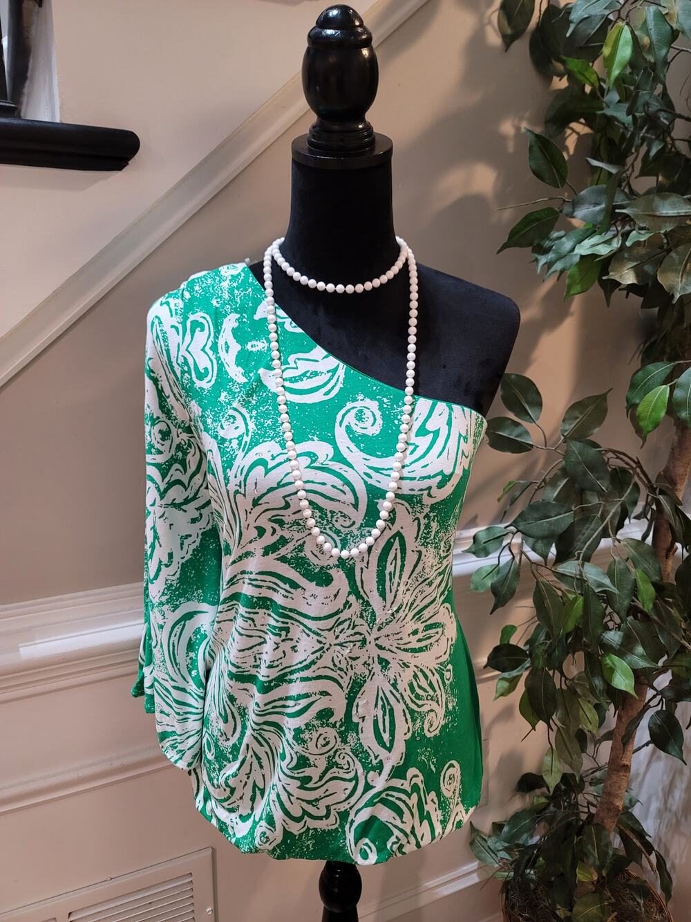 INC Blouse Top Women's Large Green/White Paisley Rhinestone One Shoulder Sleeve